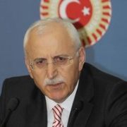  ŞEREFİMLE İSTİFA EDİYORUM 